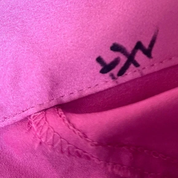 Victoria's Secret NWT Pink Satin Style Robe size M/L - Picture 4 of 7